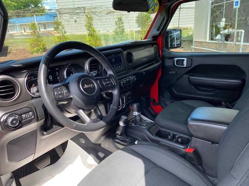 Used 2019 Jeep Wrangler Sport AWD/4WD image 8