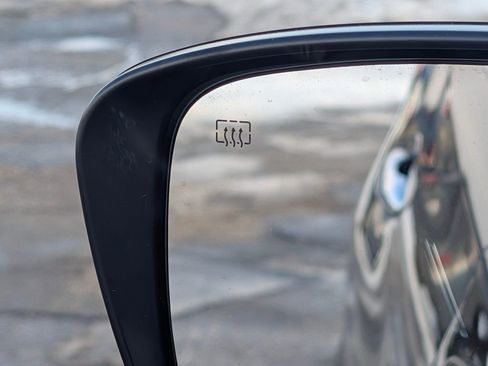 Used 2019 Nissan Rogue SV image 36