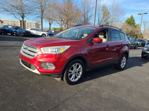 Used 2018 Ford Escape SEL image 1