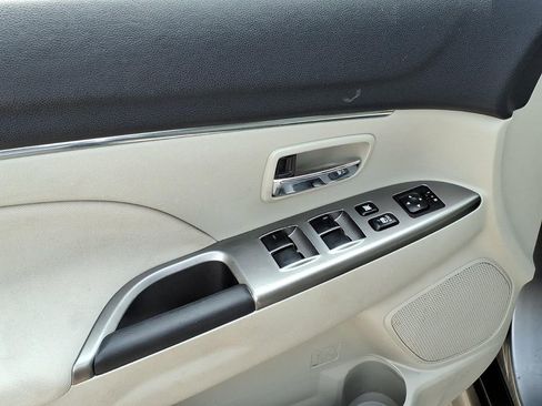 Used 2018 Mitsubishi Outlander Sport ES AWD/4WD image 11