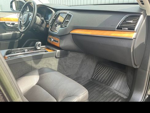 Used 2023 Volvo XC90 B5 Plus w/ Protection Package Premier AWD/4WD image 9