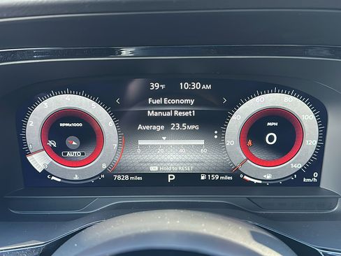 Used 2025 Nissan Pathfinder Platinum image 18