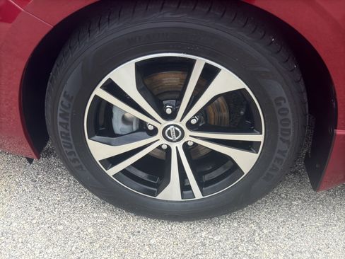 Certified 2023 Nissan Sentra SV w/ Trunk Package FWD image 9