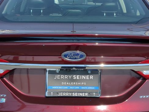 Used 2017 Ford Fusion Energi Titanium FWD image 13