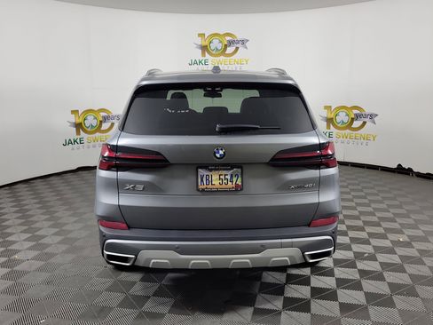Used 2024 BMW X5 xDrive40i w/ Premium Package AWD/4WD image 3