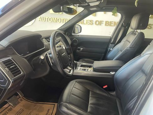 Used 2019 Land Rover Range Rover Sport Supercharged AWD/4WD image 18