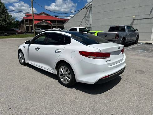 Used 2016 Kia Optima EX w/ Premium Package FWD image 4