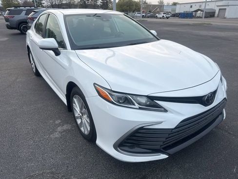 Used 2024 Toyota Camry LE image 7
