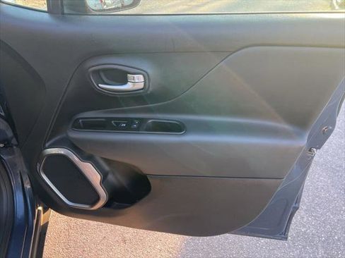 Certified 2020 Jeep Renegade Limited image 41