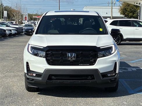 Certified 2025 Honda Ridgeline Black Edition image 9