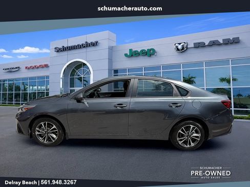 Used 2024 Kia Forte LXS w/ LXS Technology Package FWD image 4