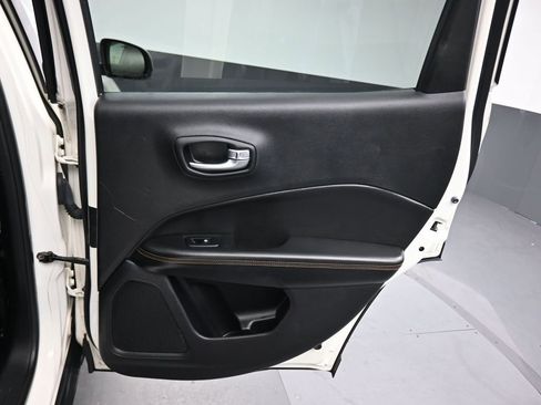 Used 2018 Jeep Compass Limited w/ Navigation Group image 34