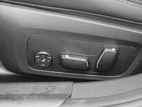 New 2025 BMW 330i xDrive Sedan w/ M Sport Package image 11