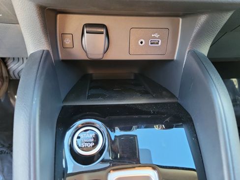 Used 2025 Nissan Versa SV w/ Trunk Package FWD image 25