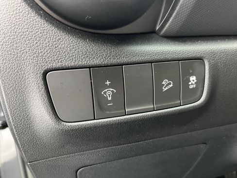 Used 2023 Hyundai Kona SEL w/ Convenience Package image 17