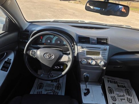 Used 2010 Toyota Camry SE image 13
