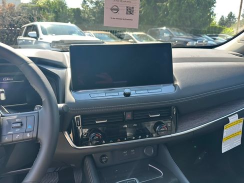 New 2026 Nissan Rogue Platinum w/ Platinum Premium Package AWD/4WD image 18