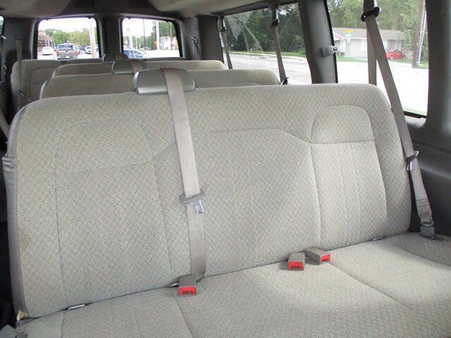 Used 2018 Chevrolet Express 3500 LT w/ LT Preferred Equipment Group RWD image 24