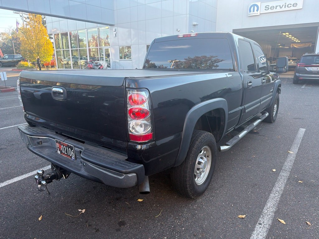 Used 2005 Chevrolet Silverado 2500 LT w/ Heavy-Duty Power Package RWD image 4