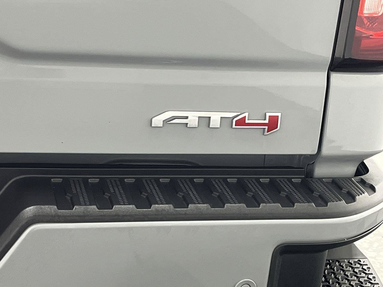 Certified 2025 GMC Sierra 1500 AT4 w/ Technology Package AWD/4WD image 38