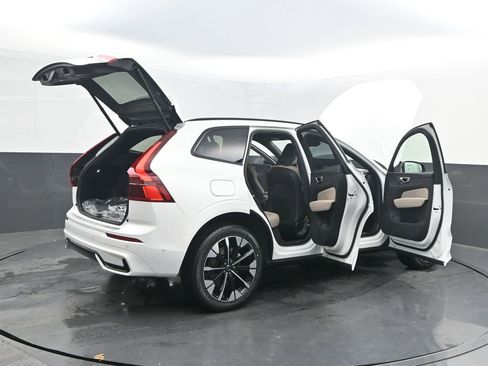 New 2026 Volvo XC60 B5 Plus w/ Protection Package Premier AWD/4WD image 36