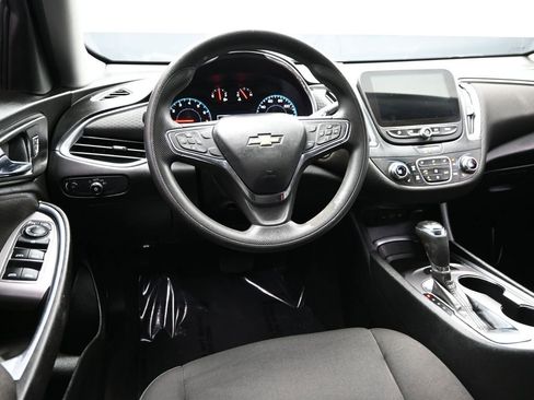 Used 2020 Chevrolet Malibu LT FWD image 18