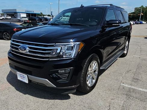 Used 2021 Ford Expedition XLT RWD image 3