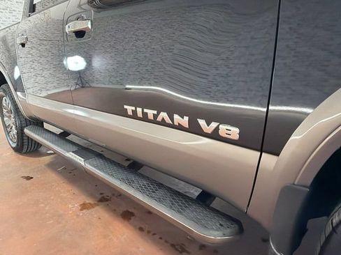 Used 2019 Nissan Titan Platinum Reserve AWD/4WD image 9