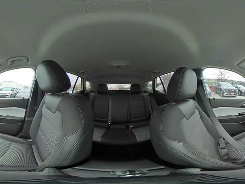 Used 2025 Chevrolet Trax LT w/ LT Convenience Package image 37