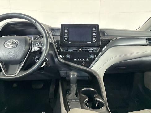 Used 2024 Toyota Camry SE image 22