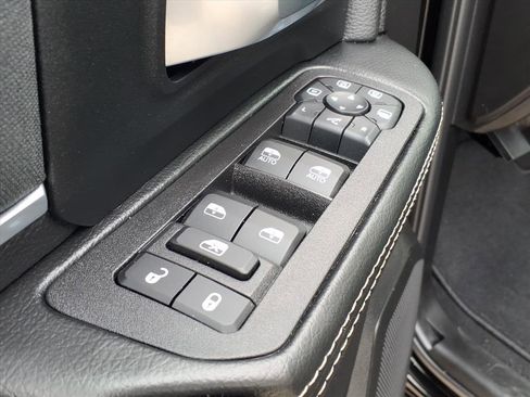 Used 2025 RAM 2500 Big Horn image 12