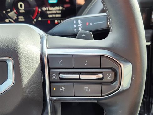 Used 2025 GMC Yukon XL Elevation image 21