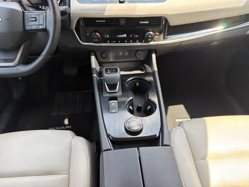 Used 2026 Nissan Rogue SL AWD/4WD image 26