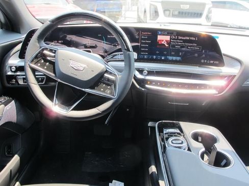 New 2025 Cadillac Lyriq Luxury image 22