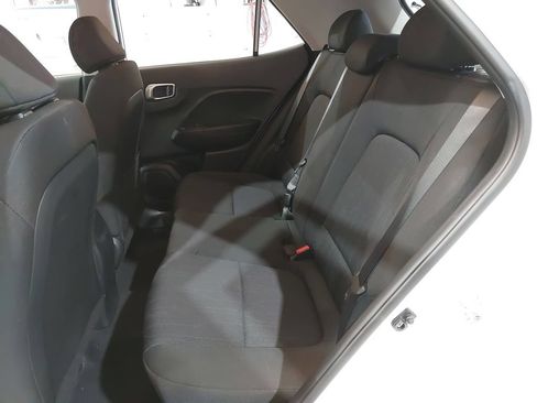 Certified 2025 Hyundai Venue SE FWD image 15