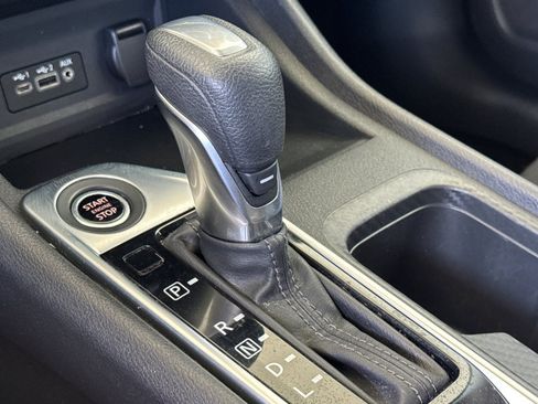 Used 2025 Nissan Sentra SV FWD image 18