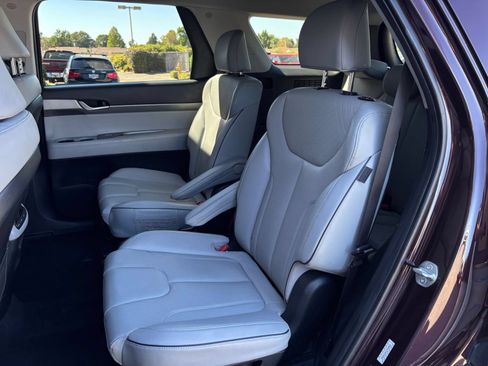 Used 2024 Hyundai Palisade SEL FWD image 40