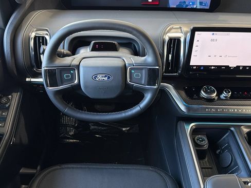 New 2027 Ford Expedition Platinum w/ Stealth Performance Package AWD/4WD image 15
