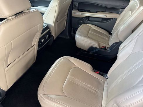 Used 2024 Ford Expedition Max Limited AWD/4WD image 6