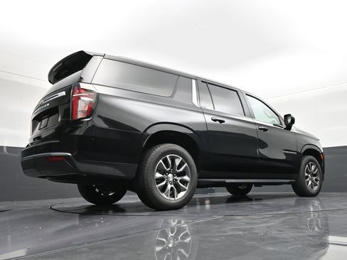 Used 2022 Chevrolet Suburban LS w/ Driver Alert Package RWD image 24