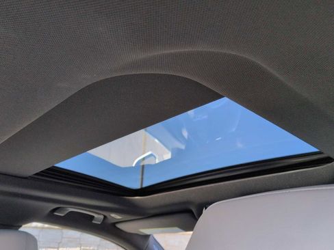 Used 2025 BMW i5 xDrive40 w/ Premium Package AWD/4WD image 23