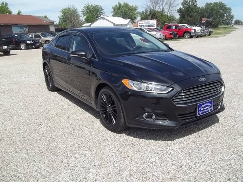 Used 2014 Ford Fusion SE w/ Equipment Group 202A FWD image 3