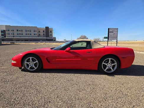 Used 1999 Chevrolet Corvette Convertible w/ Memory Pkg image 2