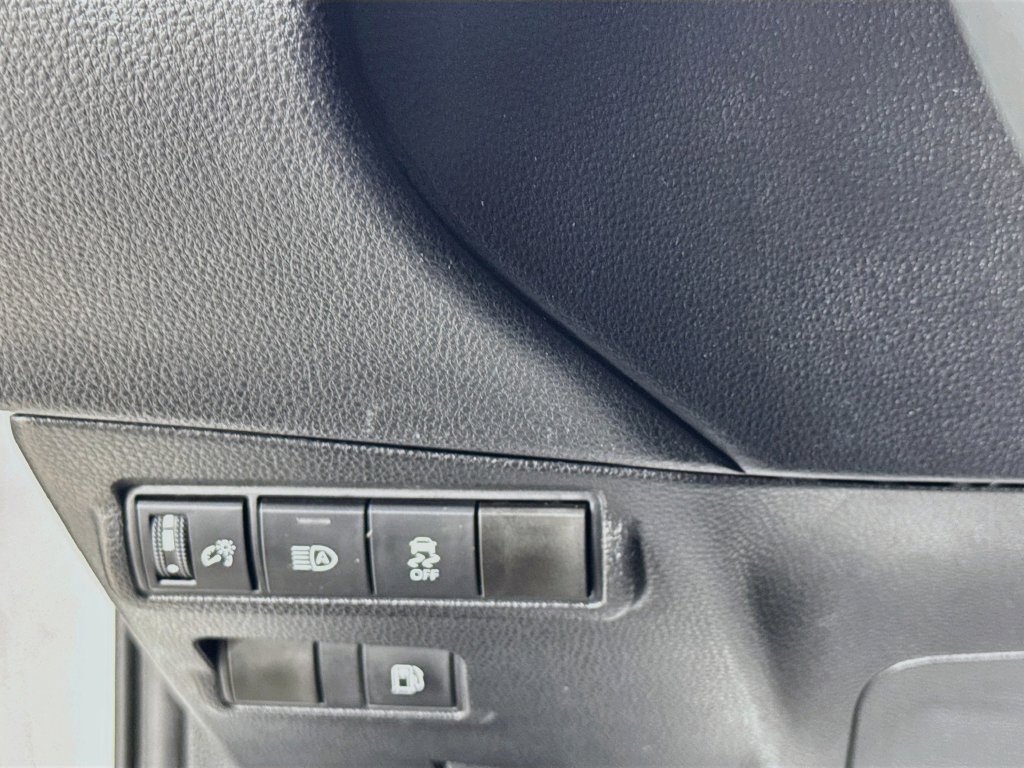 Used 2025 Toyota Corolla Cross AWD Hybrid image 11