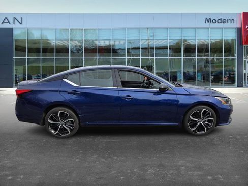 Certified 2024 Nissan Altima 2.5 SR image 4