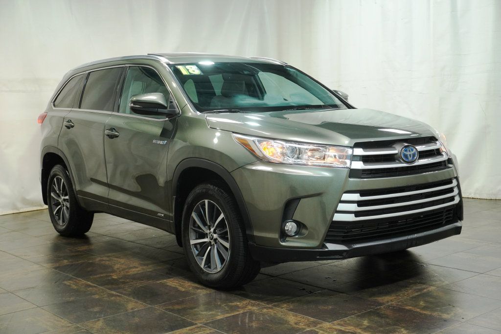Used 2018 Toyota Highlander XLE AWD/4WD image 1