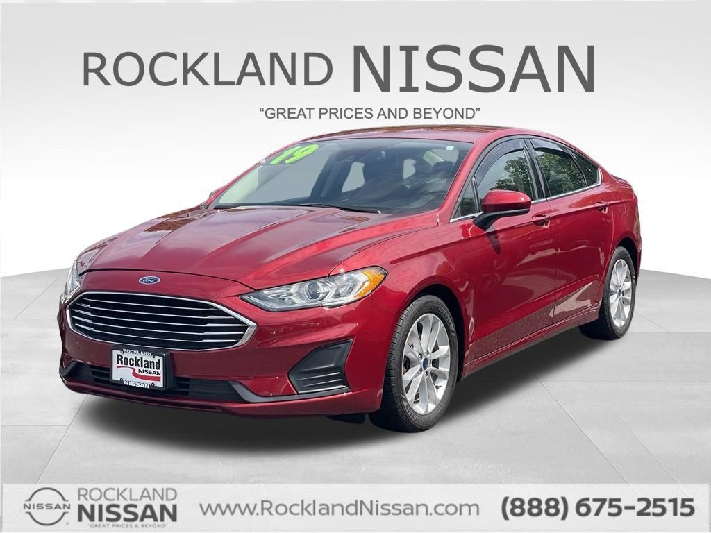 Used 2019 Ford Fusion SE FWD image 1