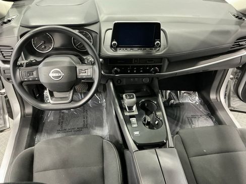 Used 2025 Nissan Rogue S image 13