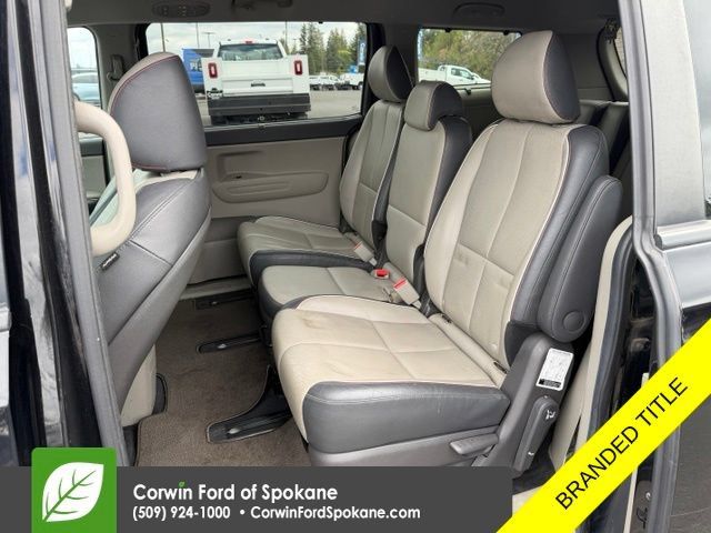 Used 2018 Kia Sedona LX w/ LX Essentials Premium Package FWD image 11