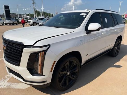Used 2025 Cadillac Escalade Sport w/ Touring Package AWD/4WD image 5